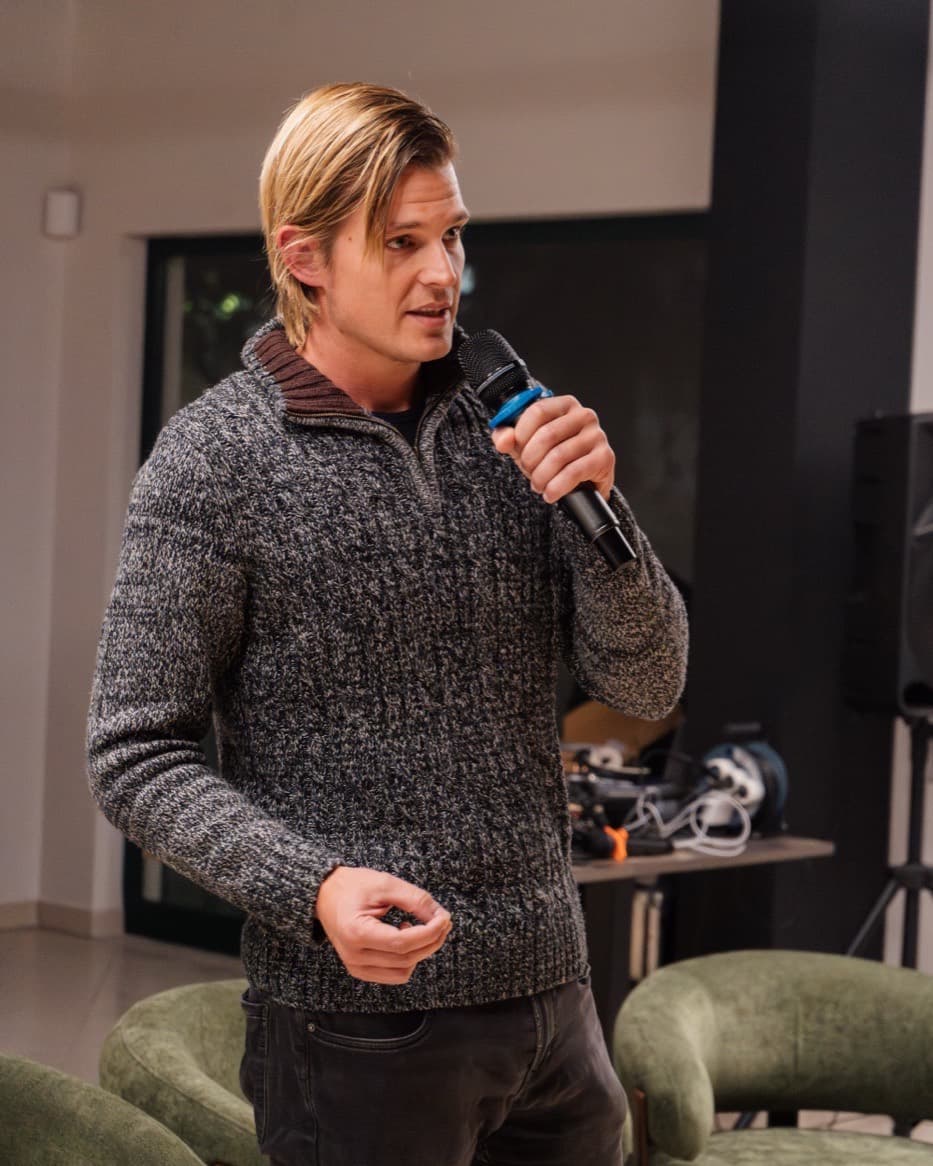 Jens Palsma geeft een sessie voor een kleine groep